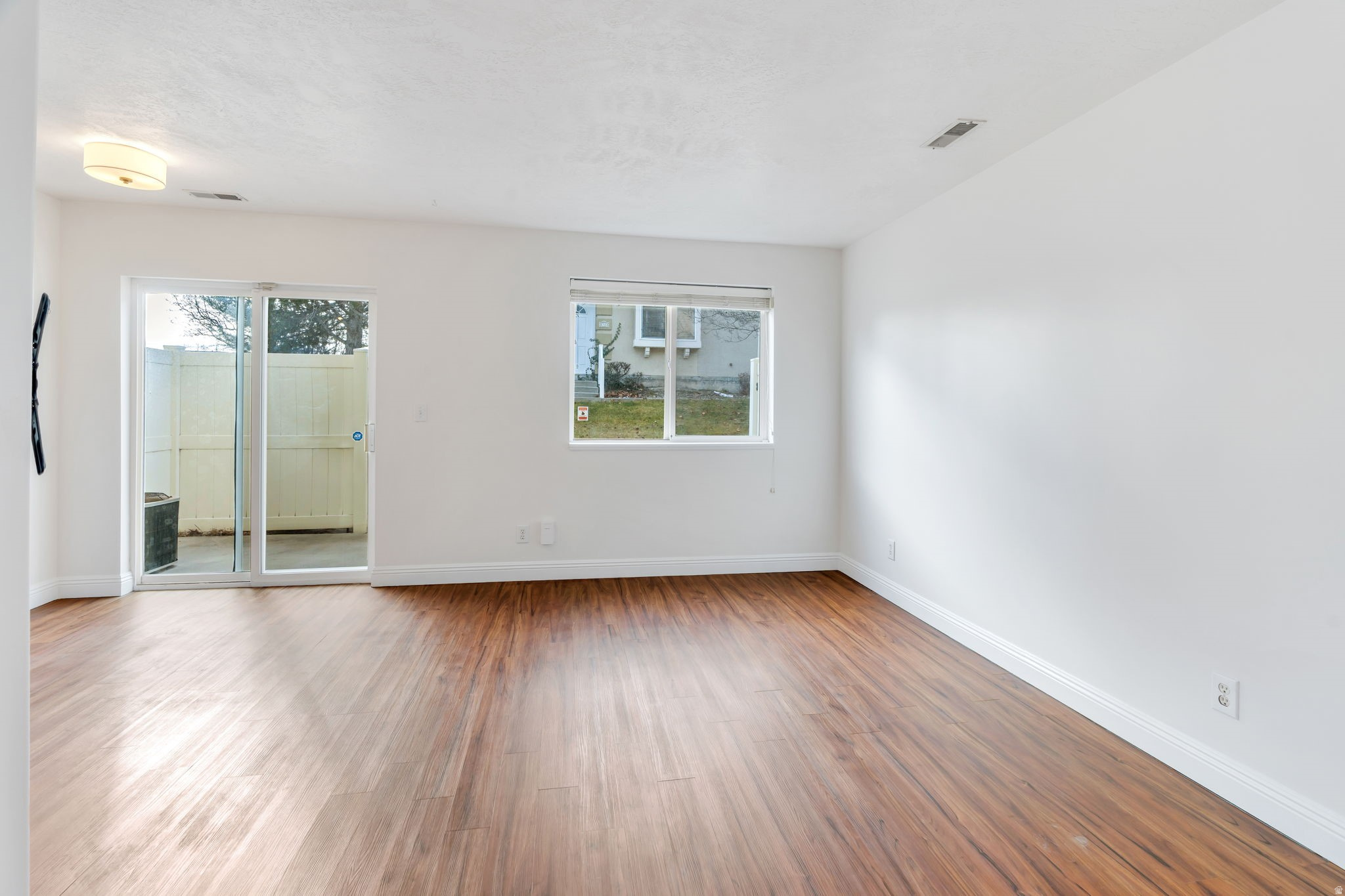 TUSCANY TOWNHOMES PHASE 1 CONDO - Residential