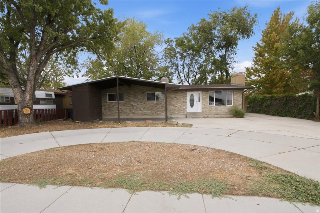 Photo of 439 E WINCHESTER ST, Murray, UT 84107 (MLS # 2179037)
