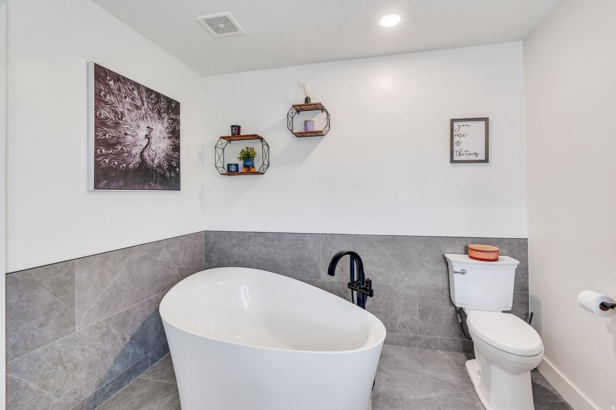 DAYBREAK - Residential