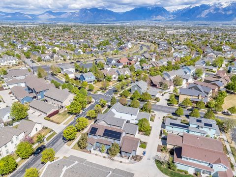 Tiny photo for 4489 W IRON MOUNTAIN DR, South Jordan, UT 84009 (MLS # 2151214)