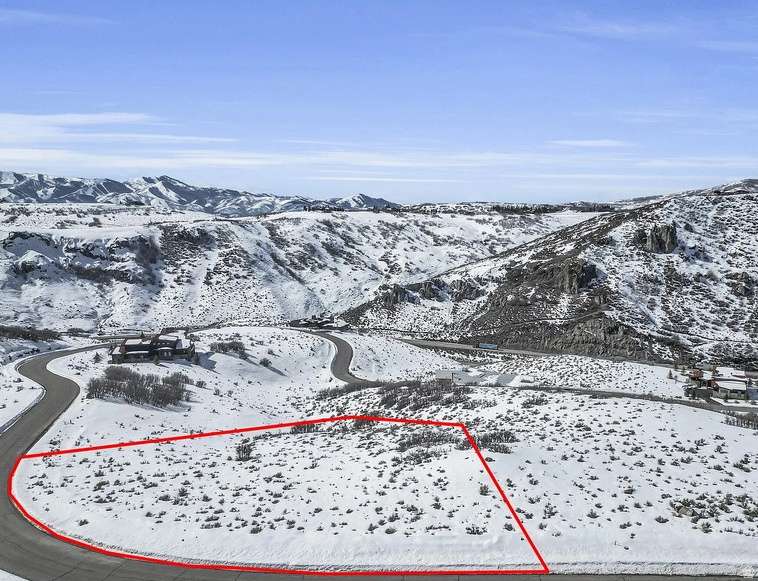 NORTHGATE CANYON - Land