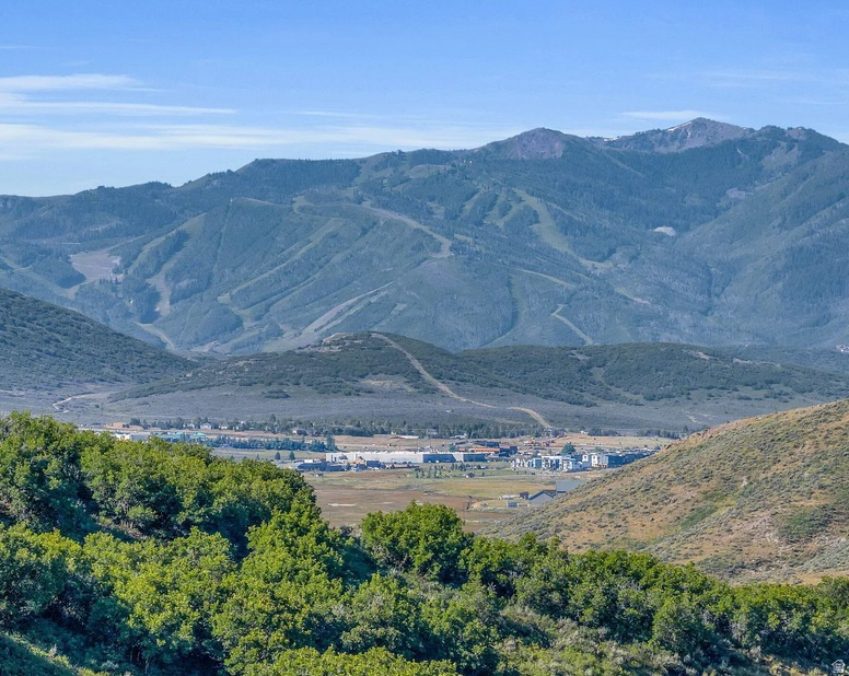 704 E CANYON GATE RD 62