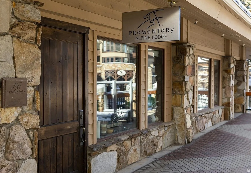 NORTHGATE CANYON - Land