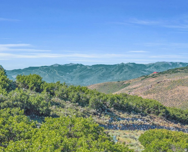 NORTHGATE CANYON - Land