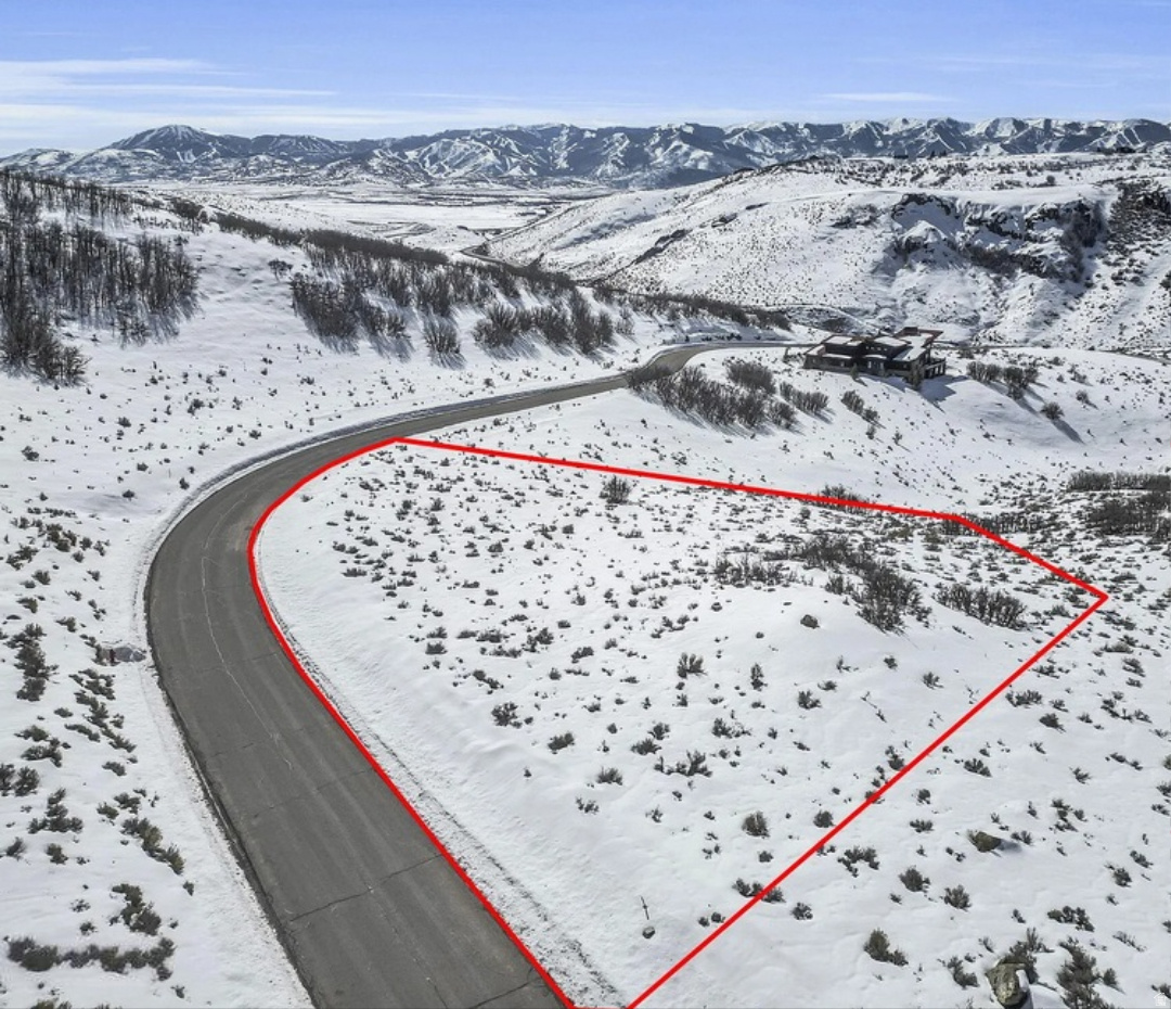 NORTHGATE CANYON - Land