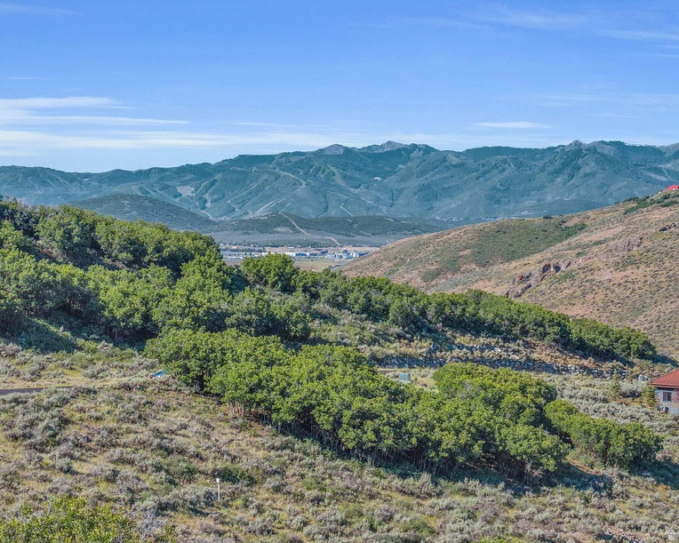 NORTHGATE CANYON - Land