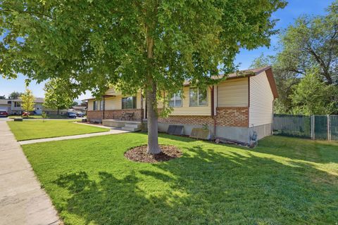 Tiny photo for 1125 W 700 N, Clearfield, UT 84015 (MLS # 2173328)