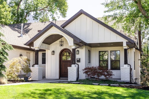 Tiny photo for 2954 E OAKRIDGE DR, Salt Lake City, UT 84109 (MLS # 2183434)
