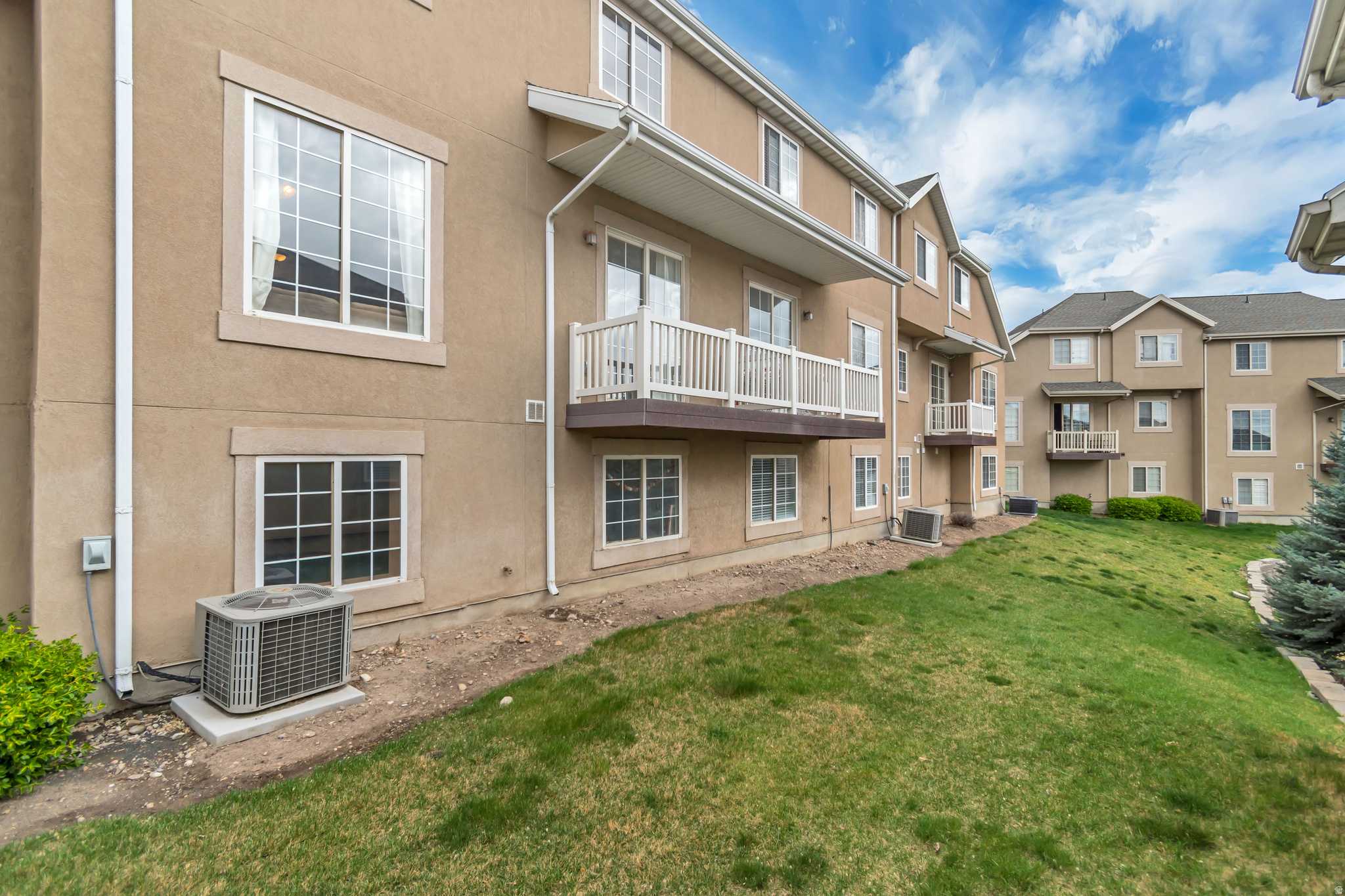 WOOD ESTATES - Residential