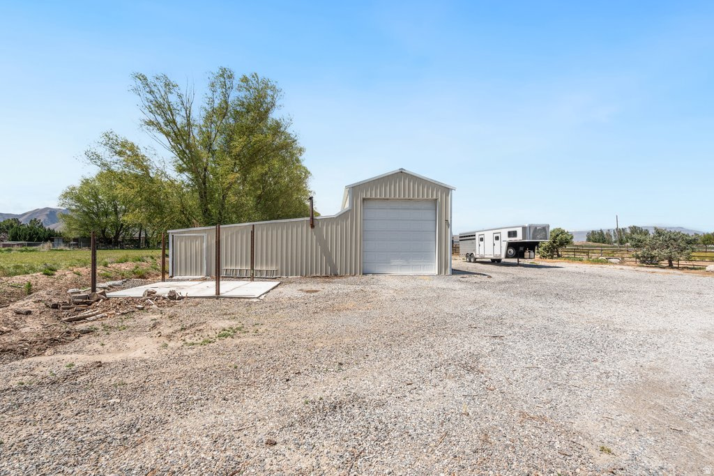 CARAS ACRES - Residential