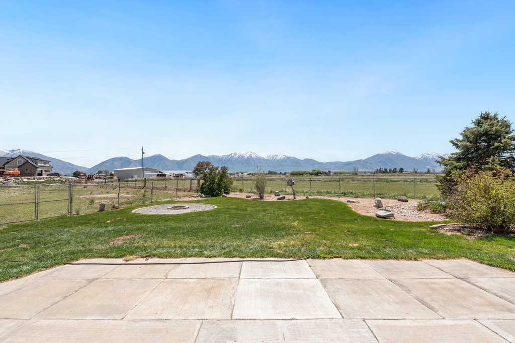 CARAS ACRES - Residential