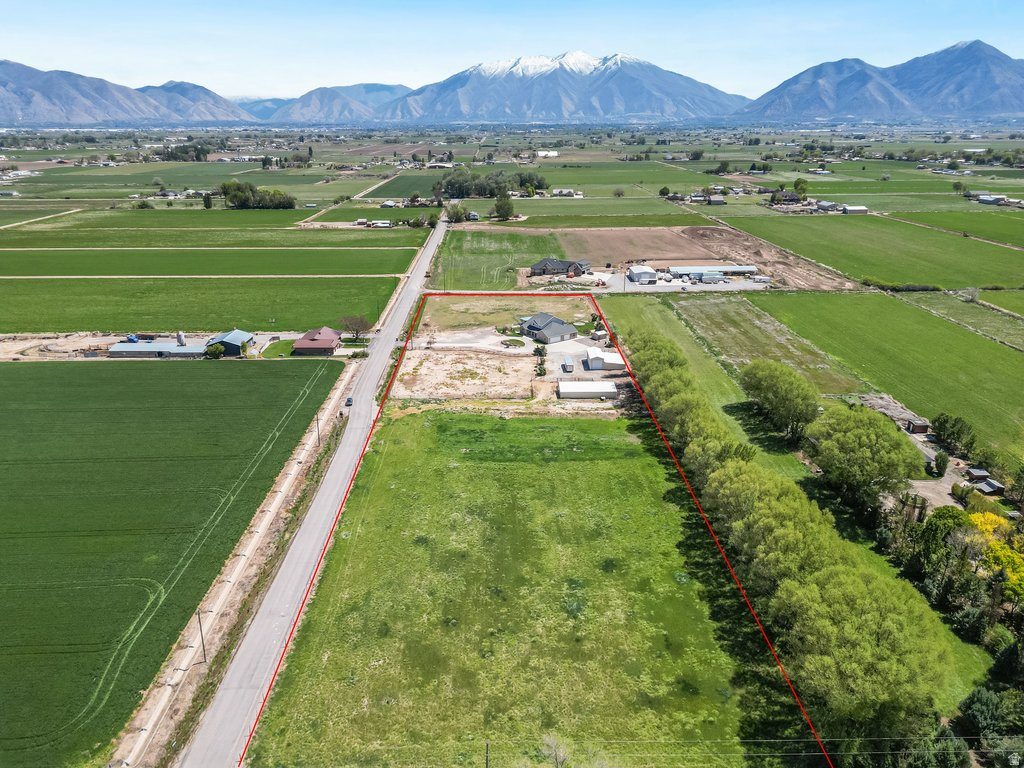 CARAS ACRES - Residential