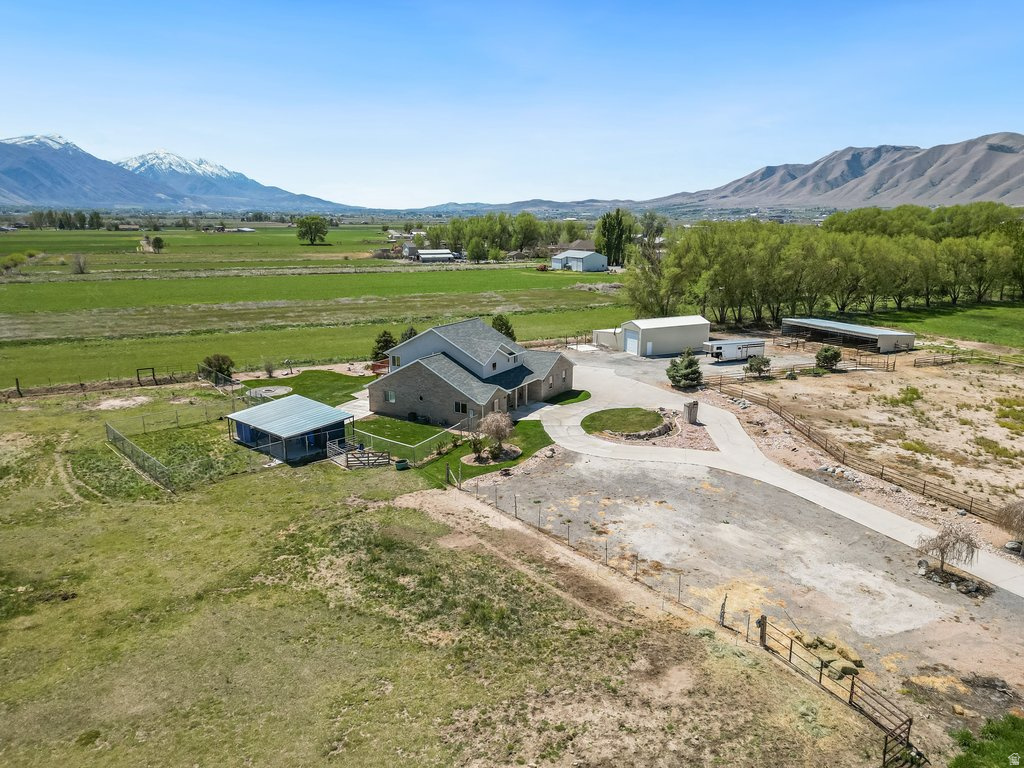 CARAS ACRES - Residential