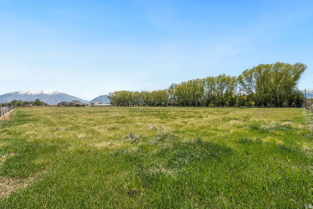 CARAS ACRES - Residential