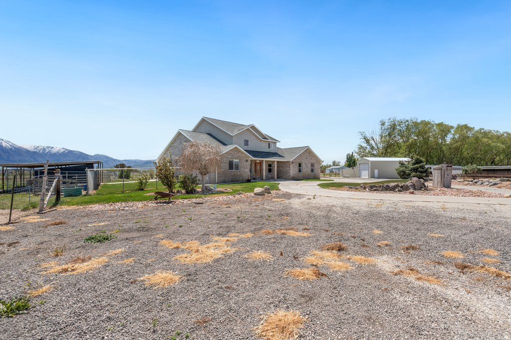 CARAS ACRES - Residential