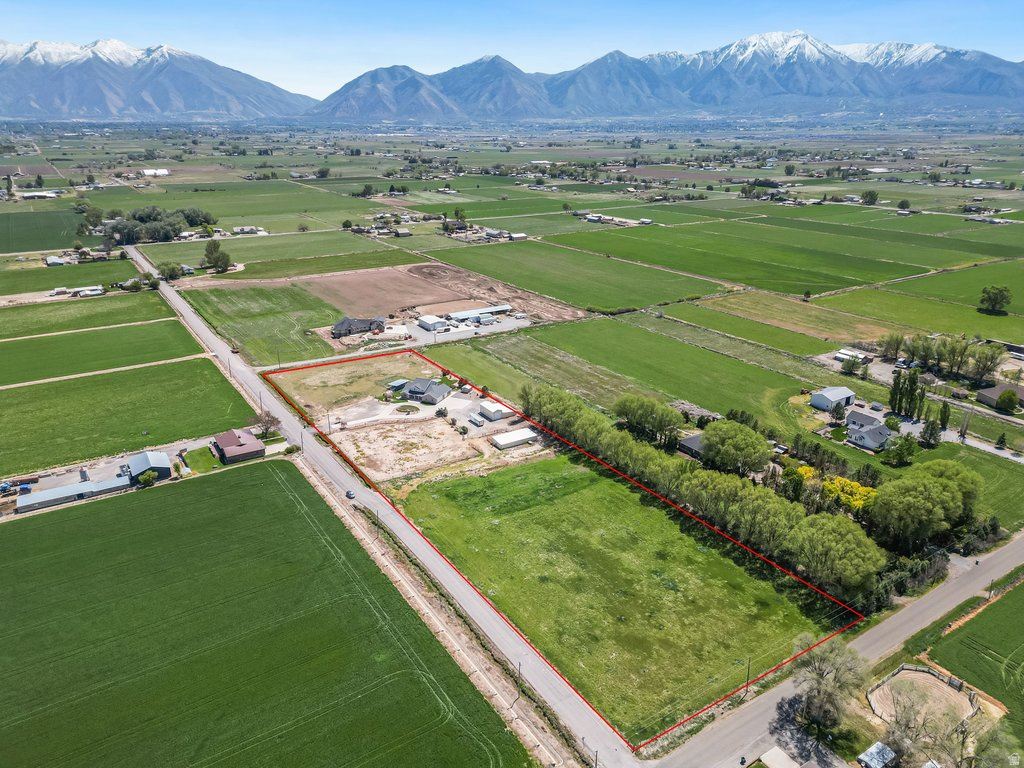 CARAS ACRES - Residential