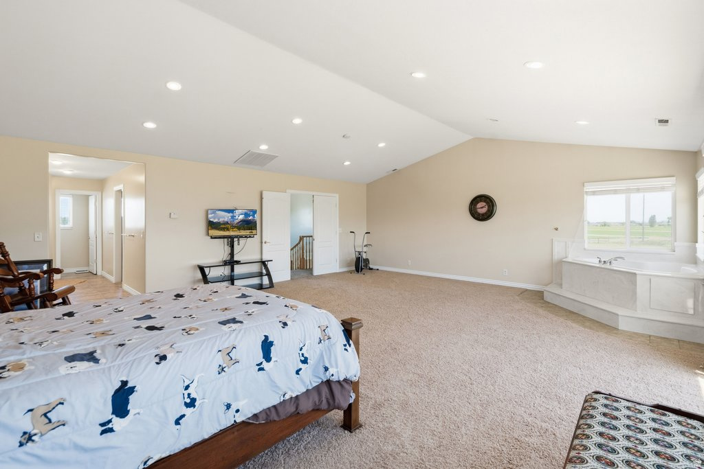 CARAS ACRES - Residential