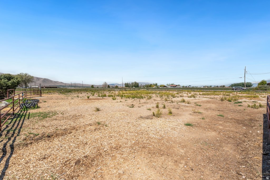 CARAS ACRES - Residential