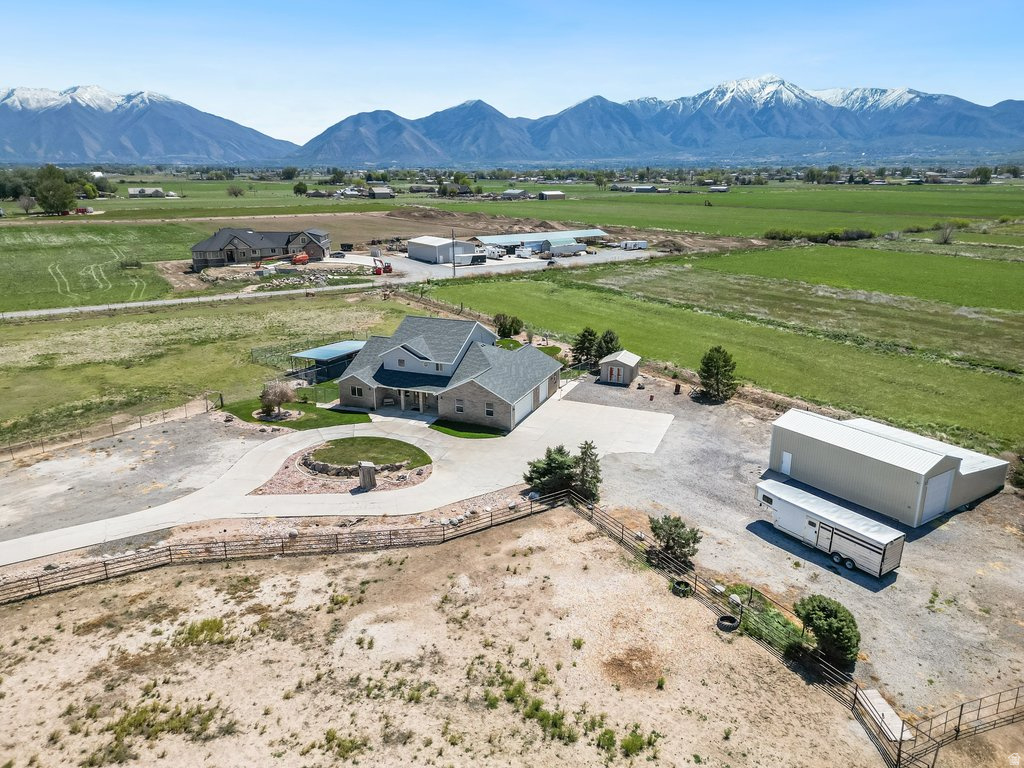CARAS ACRES - Residential