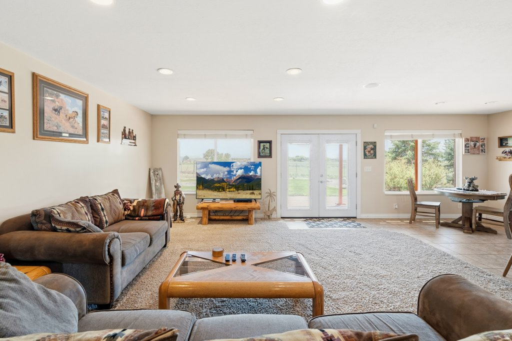 CARAS ACRES - Residential