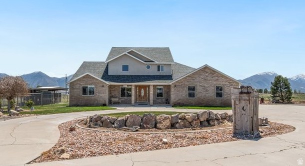CARAS ACRES - Residential