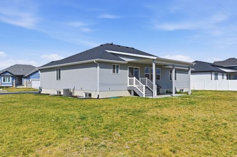 Tiny photo for 2267 W 2855 S, West Haven, UT 84401 (MLS # 2147739)