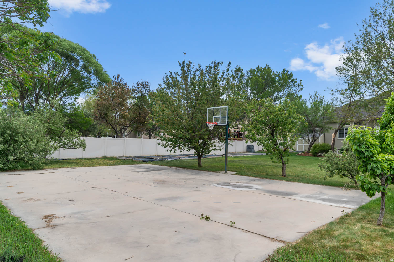 MEADOWS - Residential