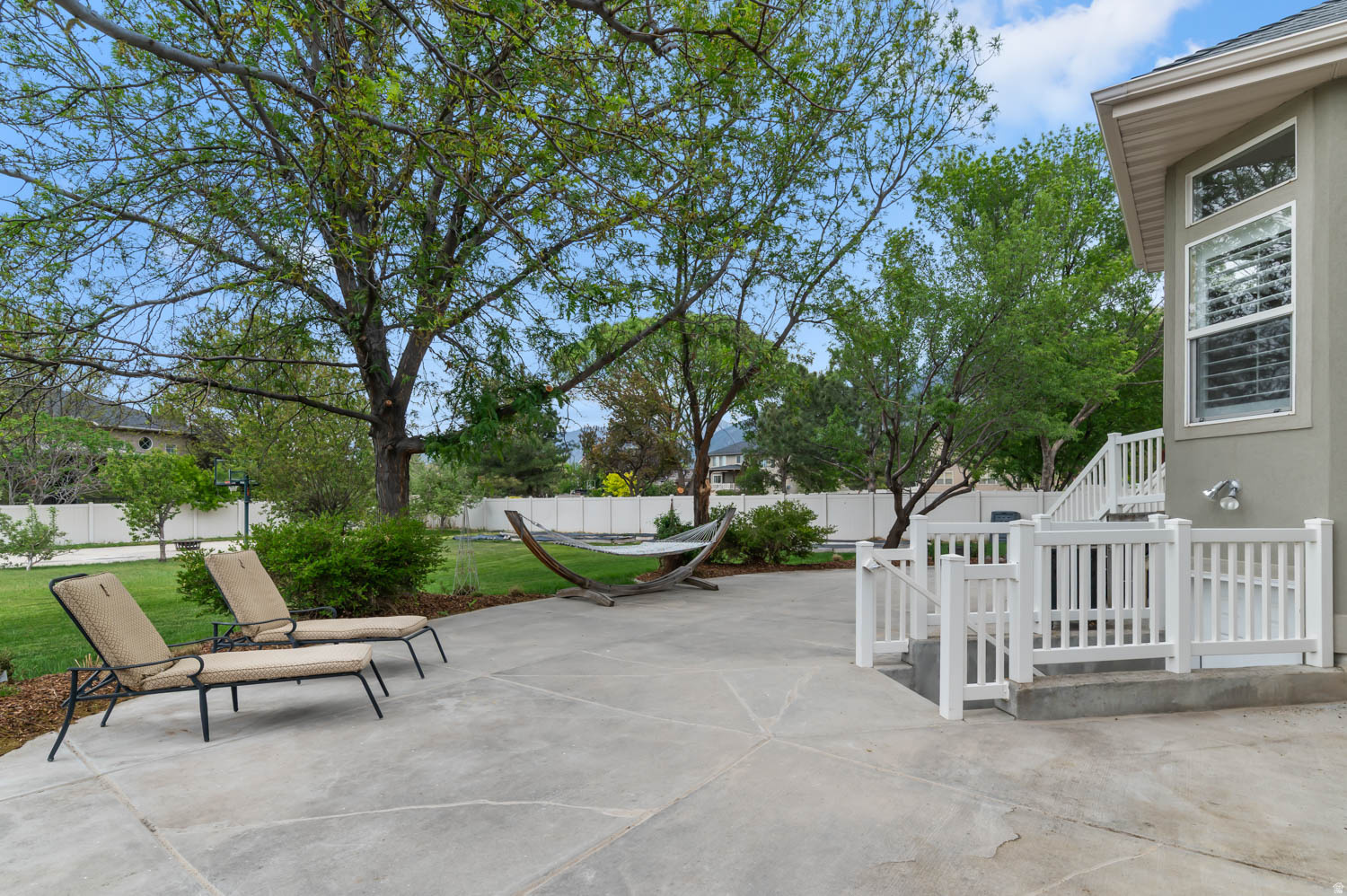 MEADOWS - Residential