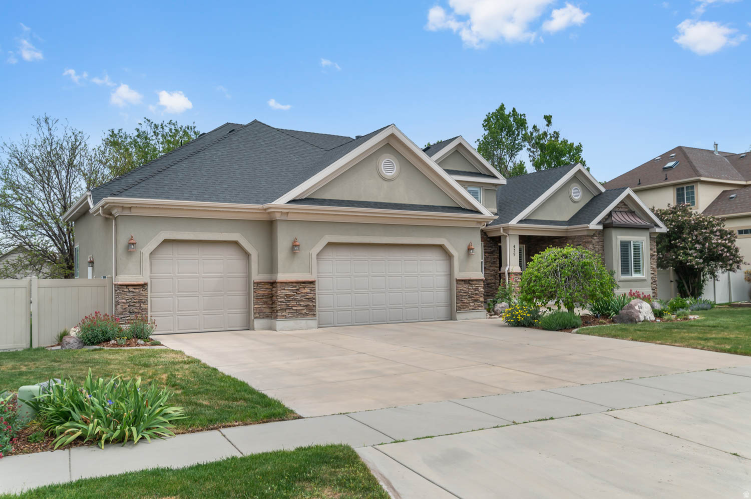 MEADOWS - Residential