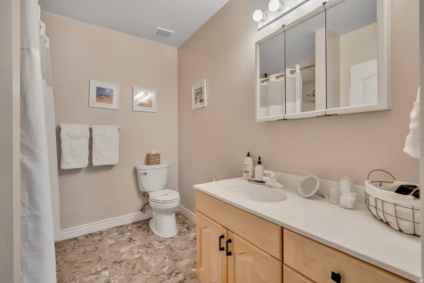 HIDDEN VALLEY HILLS - Residential