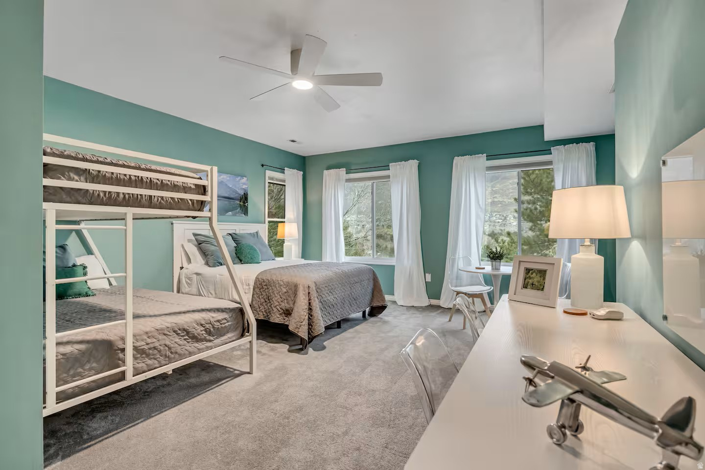 HIDDEN VALLEY HILLS - Residential