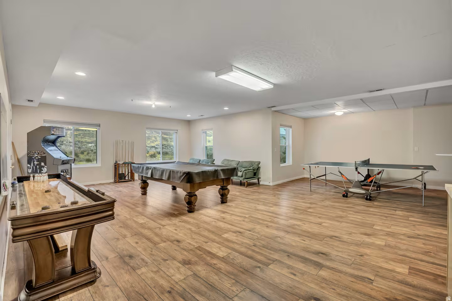 HIDDEN VALLEY HILLS - Residential