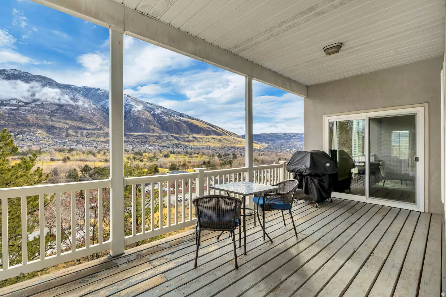 HIDDEN VALLEY HILLS - Residential