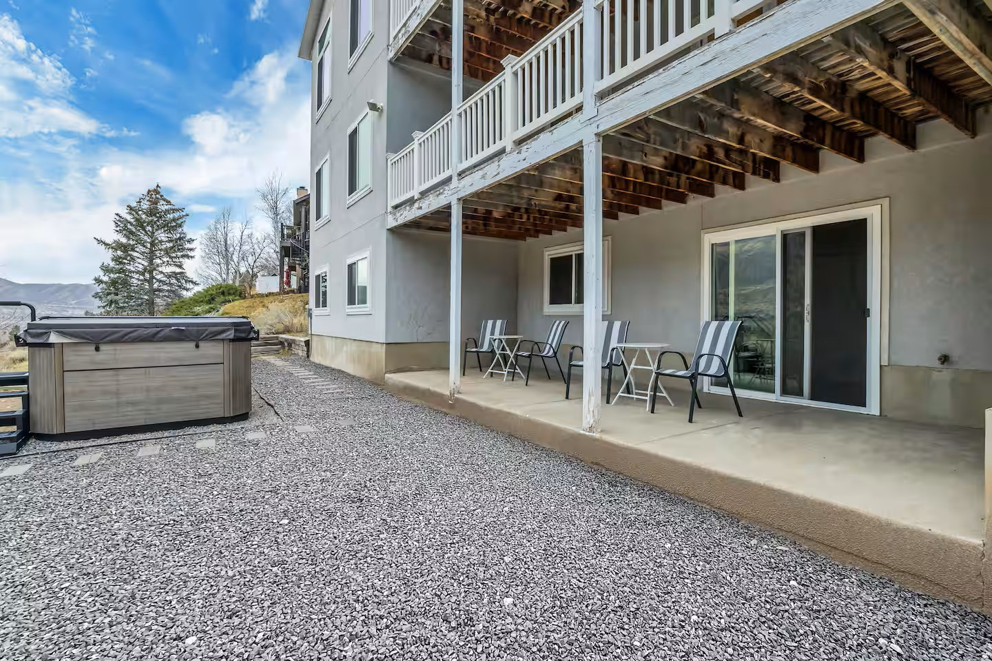 HIDDEN VALLEY HILLS - Residential