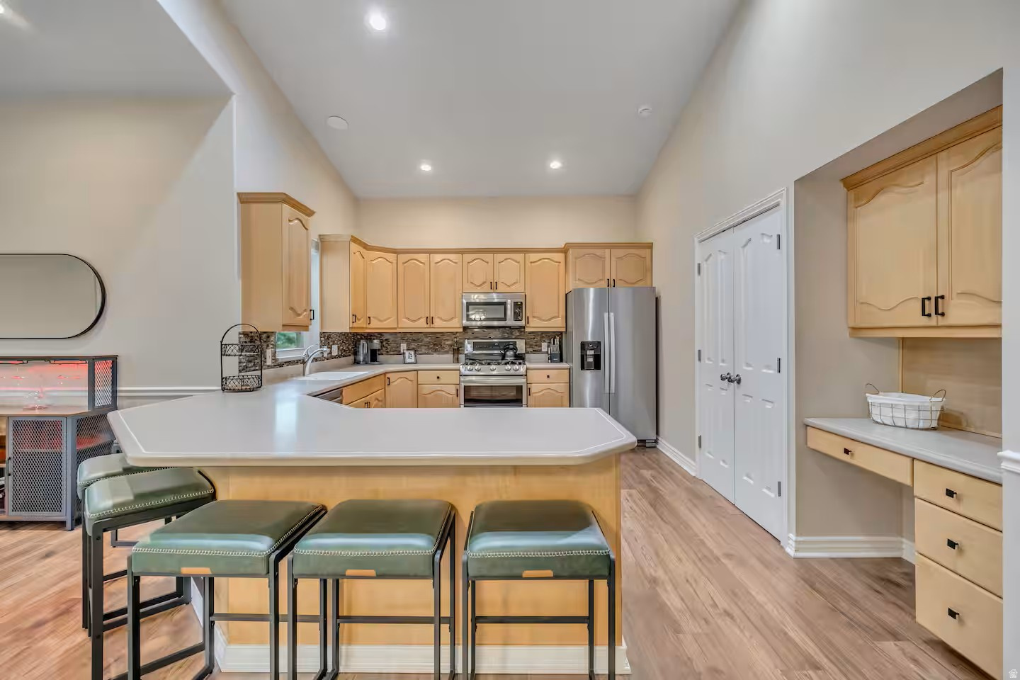 HIDDEN VALLEY HILLS - Residential