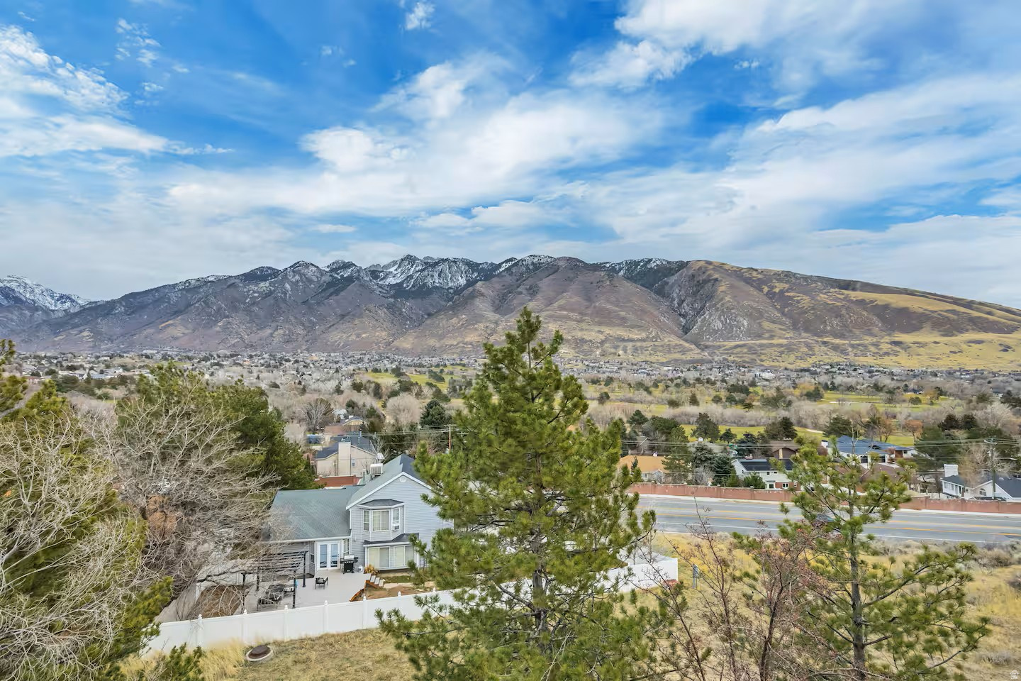 HIDDEN VALLEY HILLS - Residential