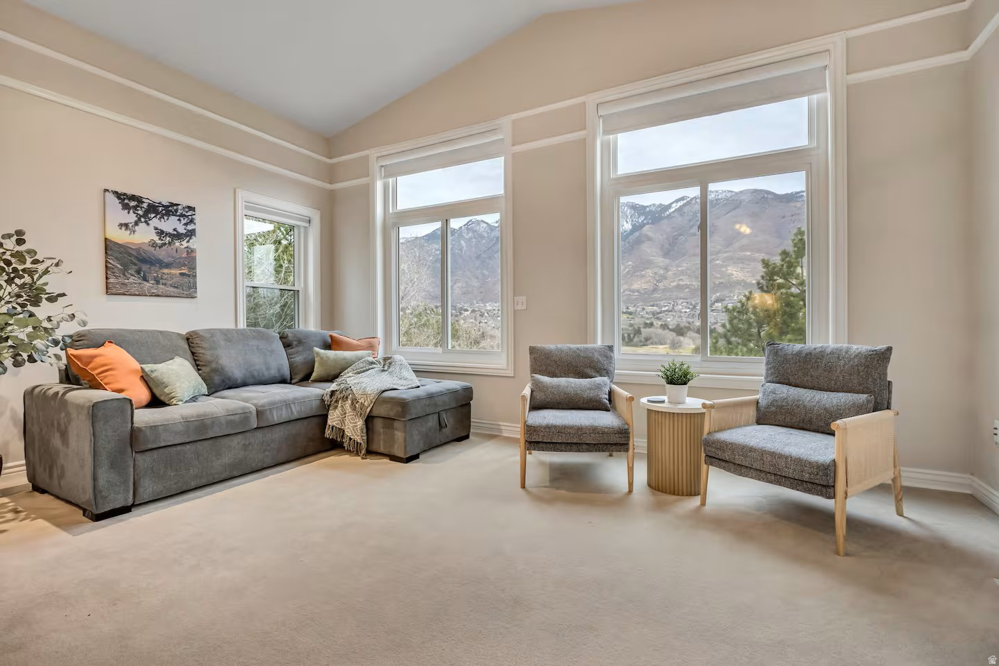 HIDDEN VALLEY HILLS - Residential