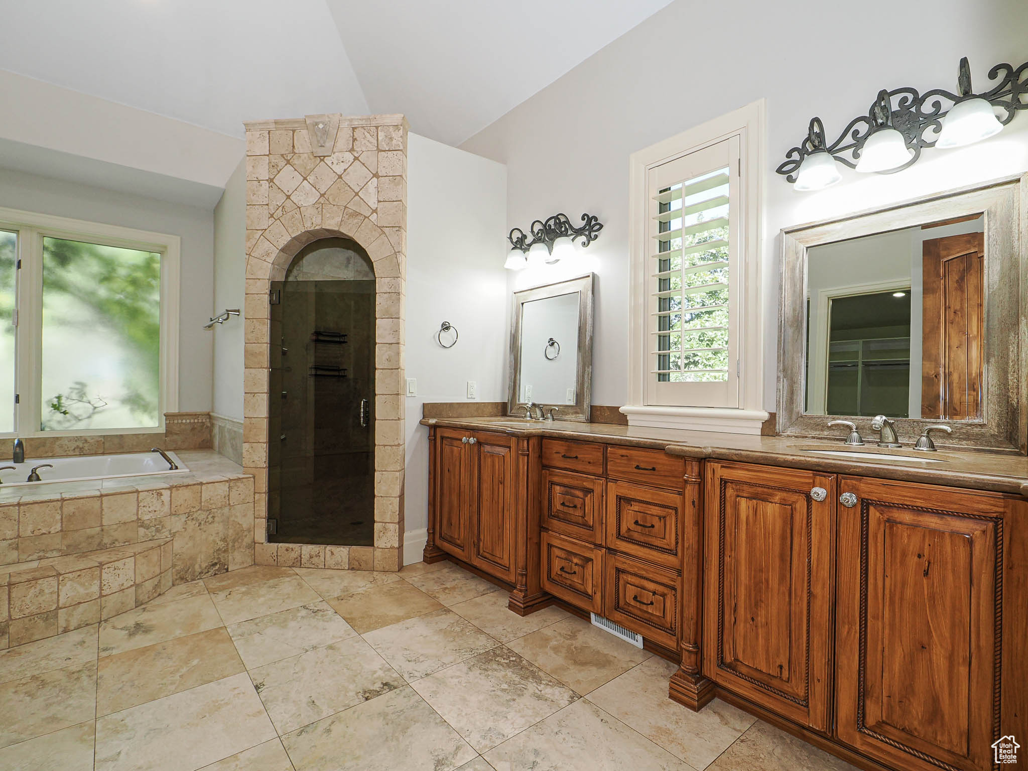 PEPPERWOOD - Residential