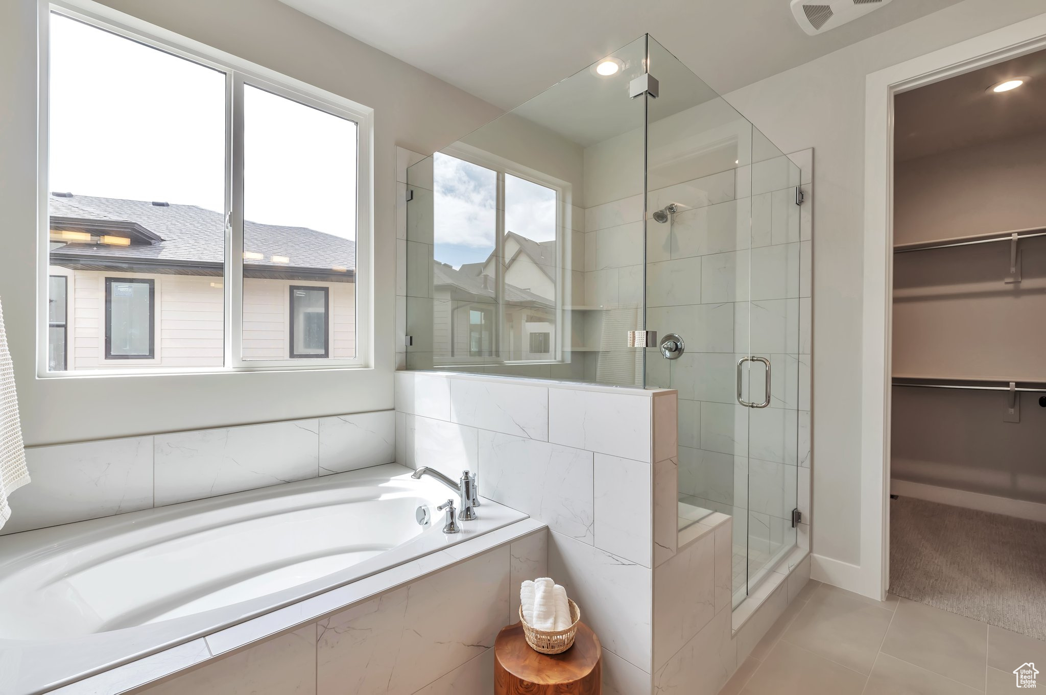 SUMMERHILL LANE - Residential