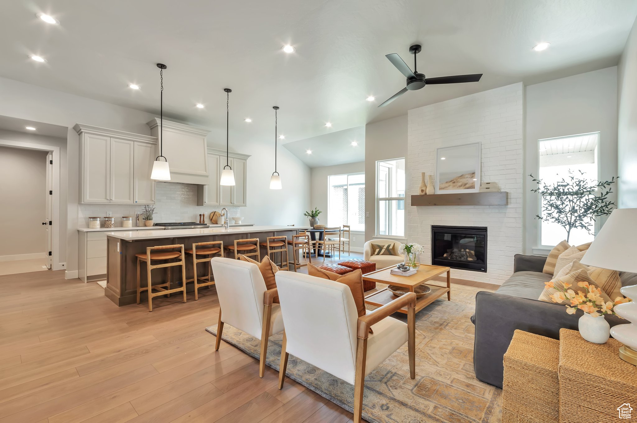 SUMMERHILL LANE - Residential