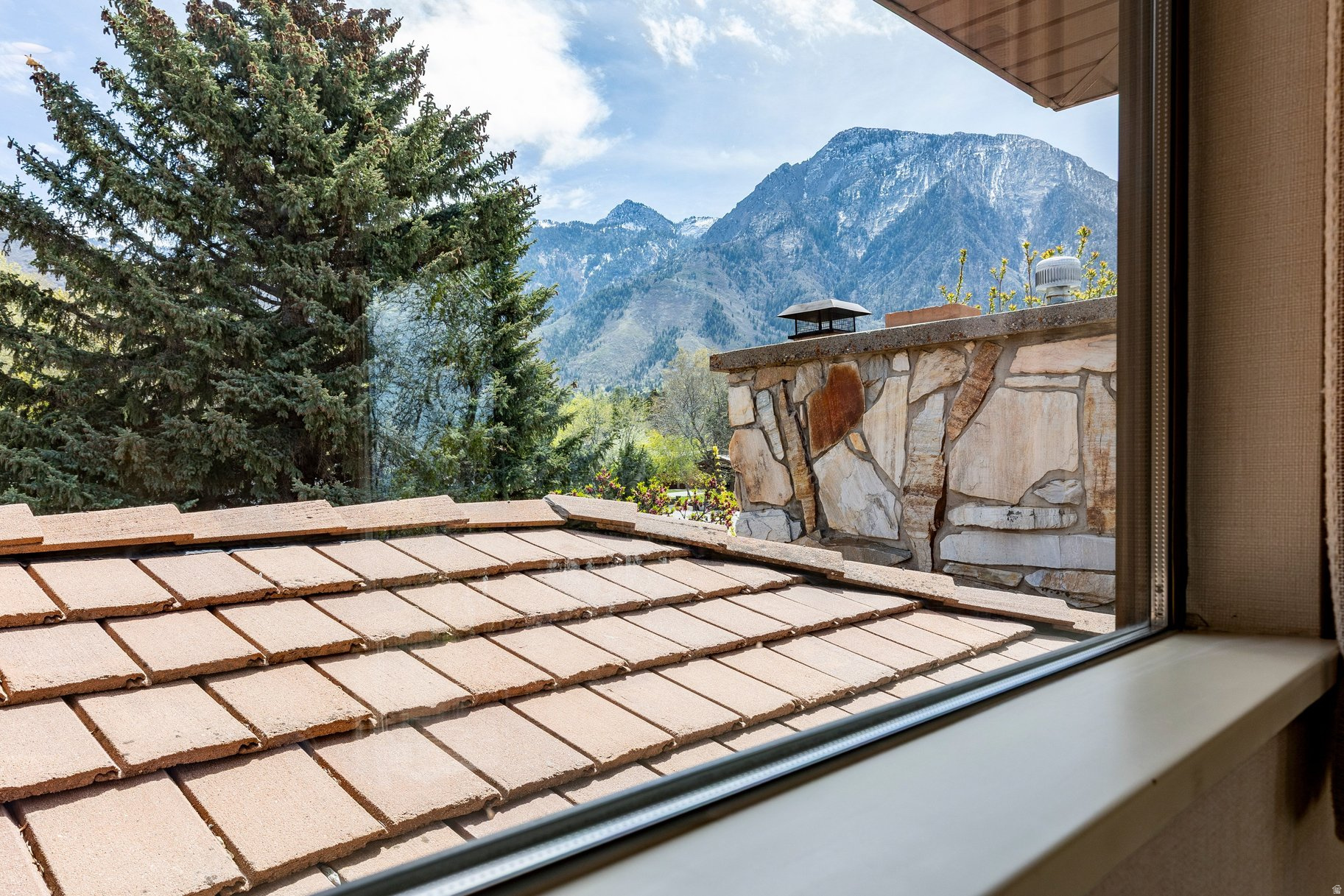 MT OLYMPUS ACRES SUB - Residential