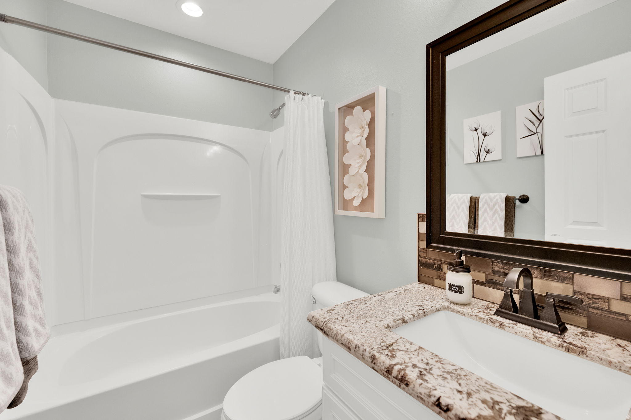 SAND DUNES CONDOMINIUM PHASE 1 - Residential