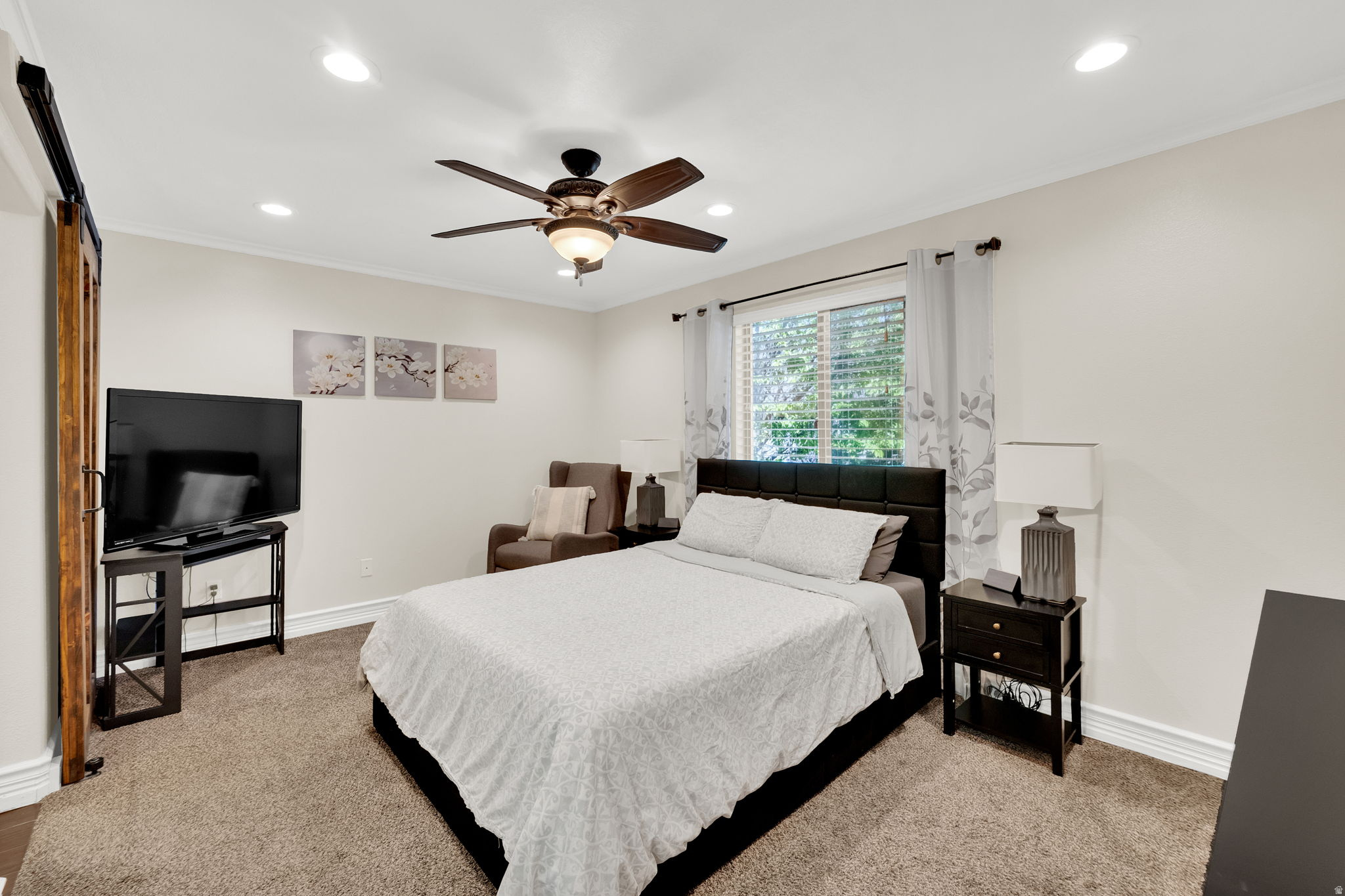 SAND DUNES CONDOMINIUM PHASE 1 - Residential