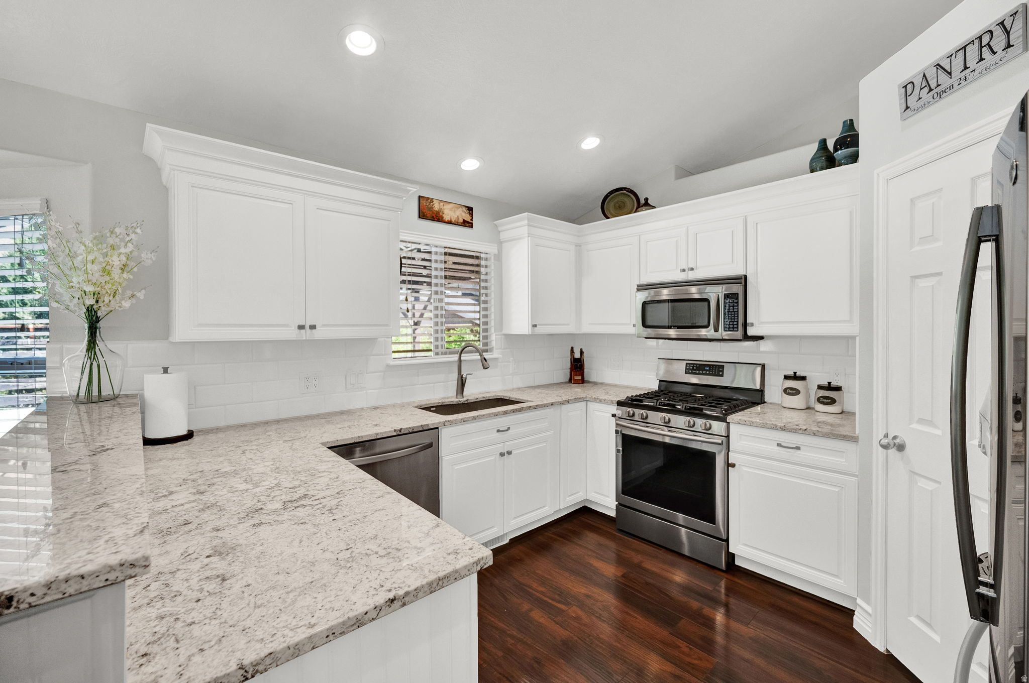 SAND DUNES CONDOMINIUM PHASE 1 - Residential