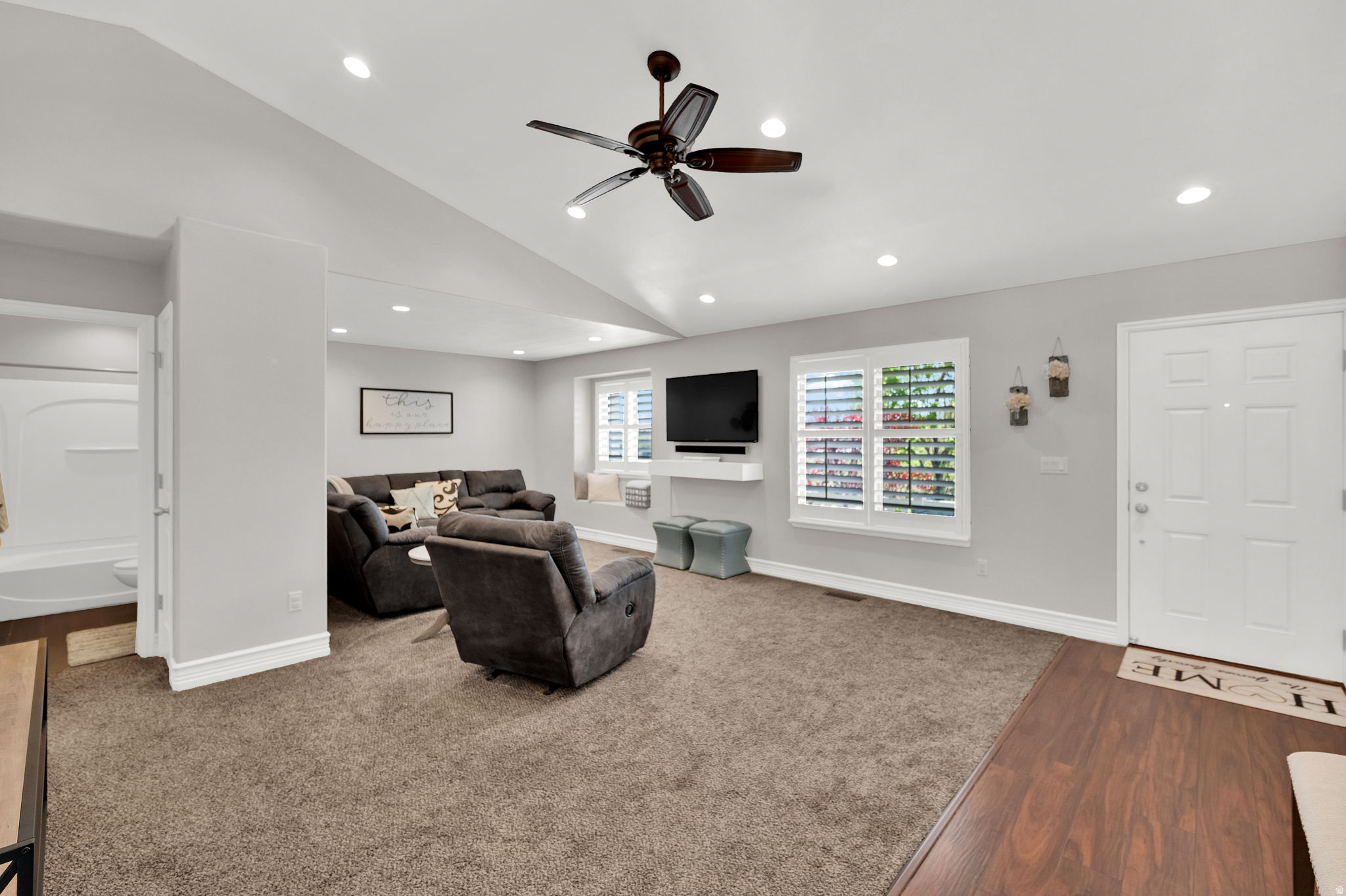 SAND DUNES CONDOMINIUM PHASE 1 - Residential