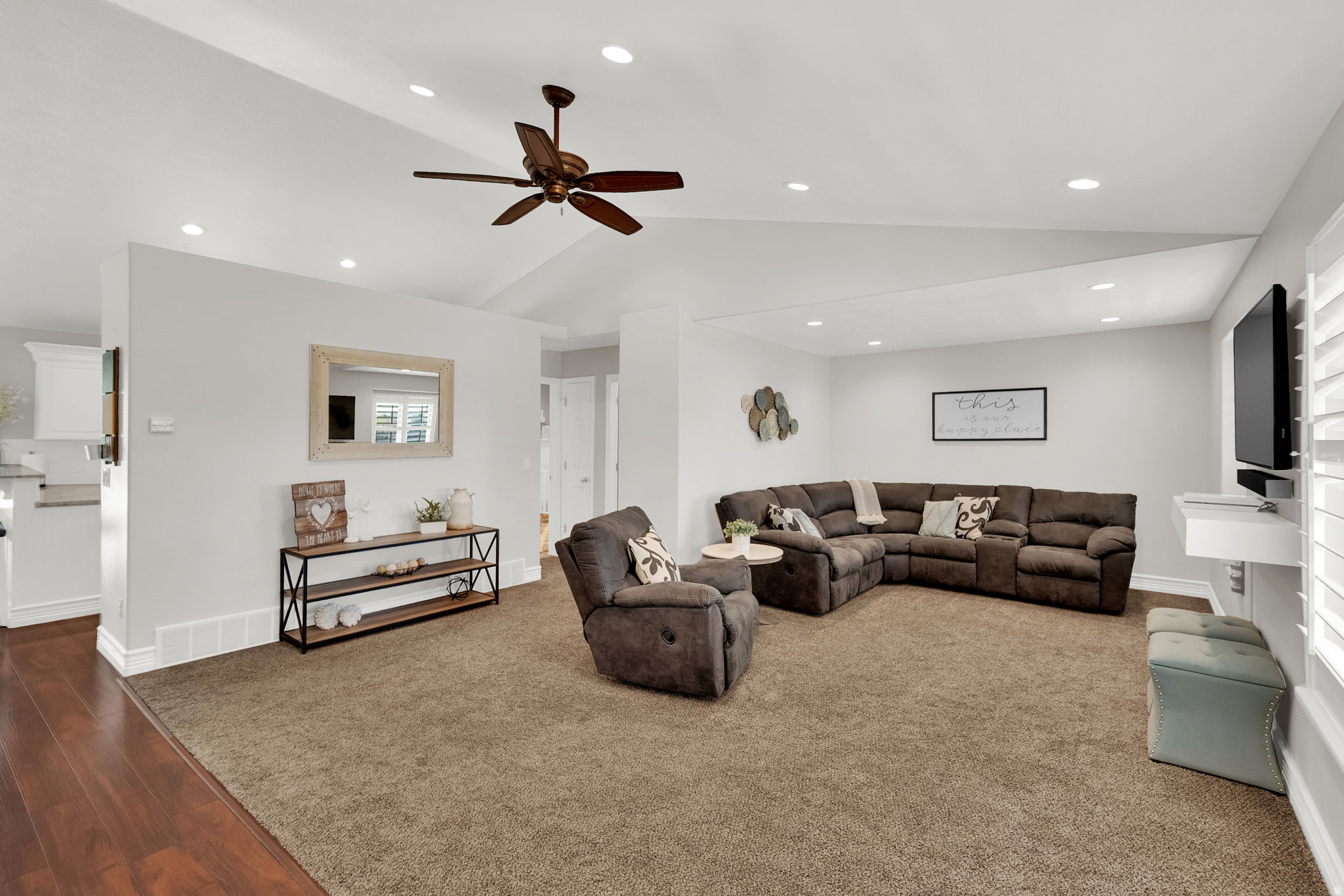 SAND DUNES CONDOMINIUM PHASE 1 - Residential