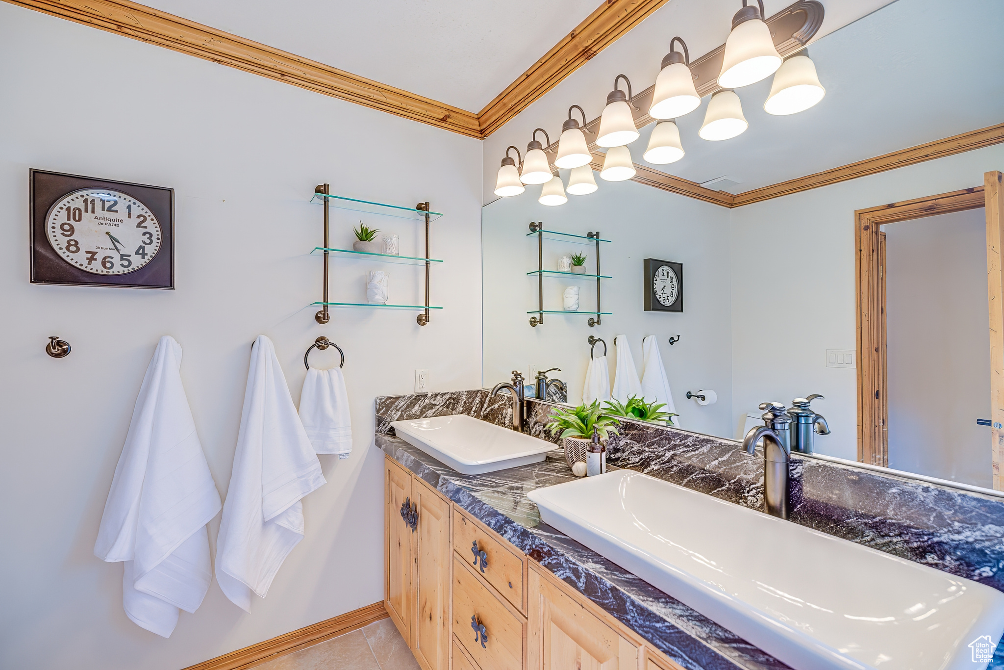 SWISS OAKS CONDOMINI - Residential