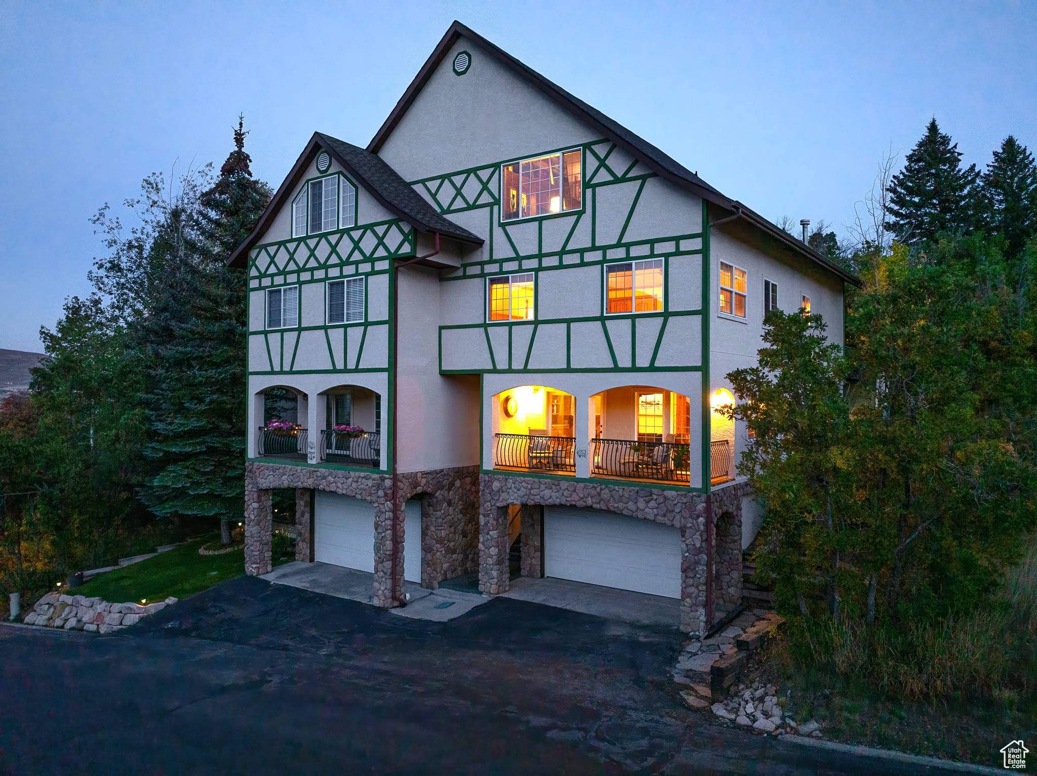 SWISS OAKS CONDOMINI - Residential