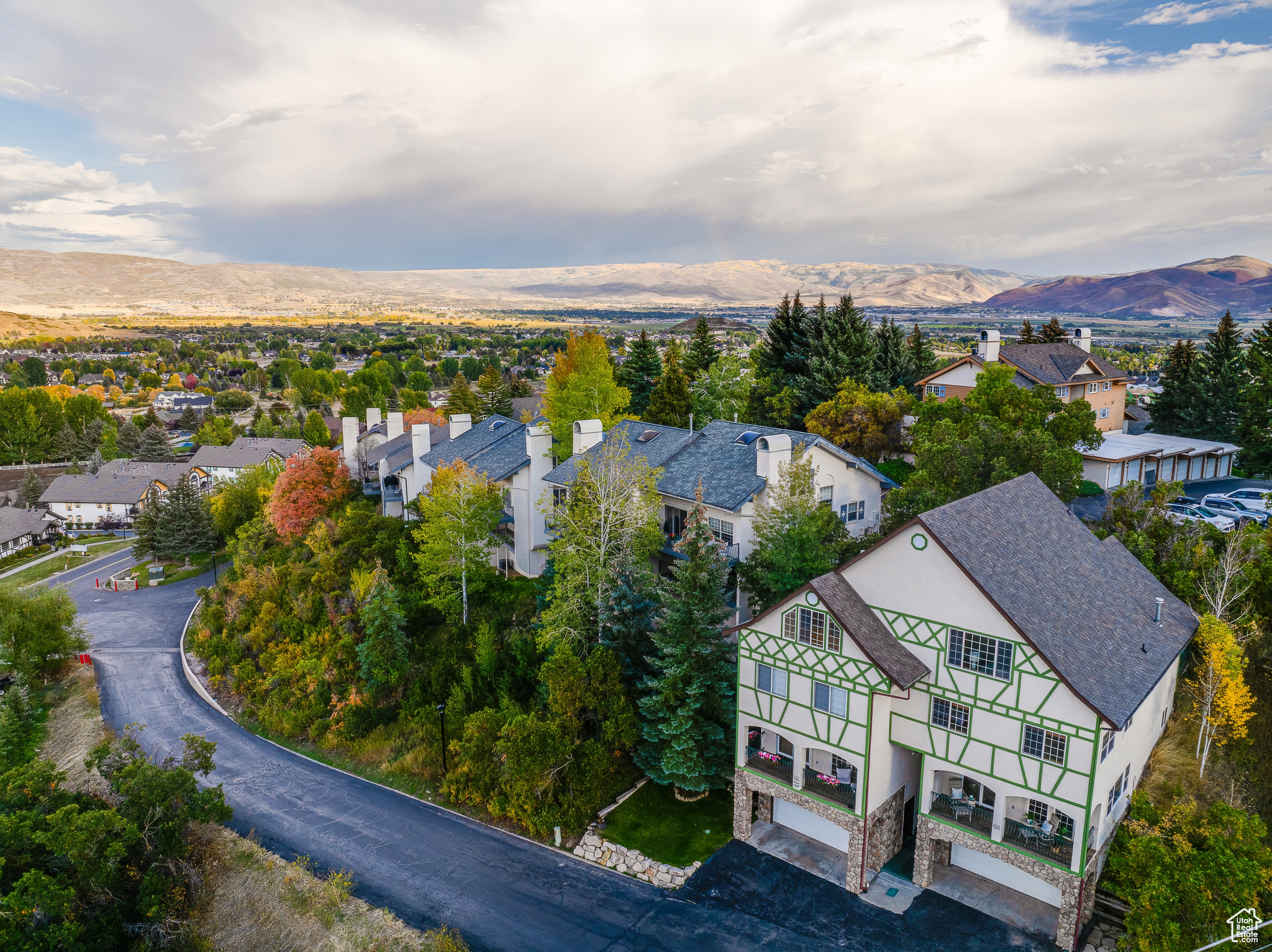 SWISS OAKS CONDOMINI - Residential