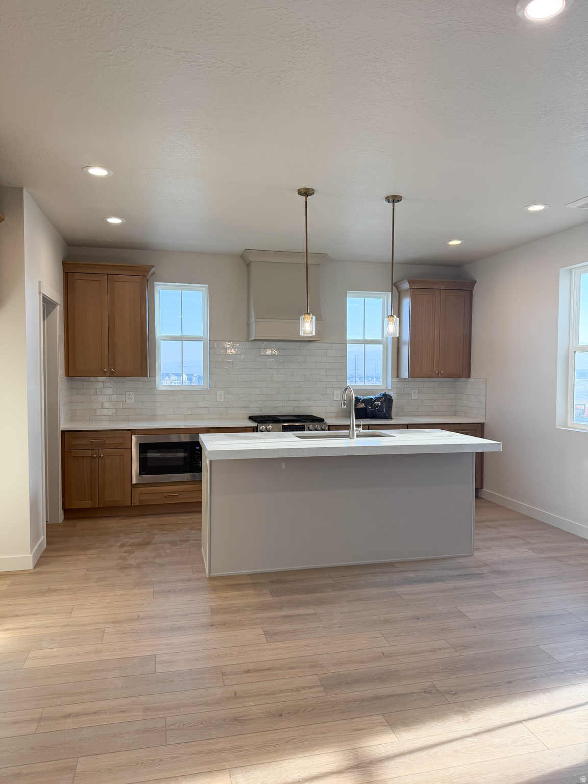 DAYBREAK - Residential